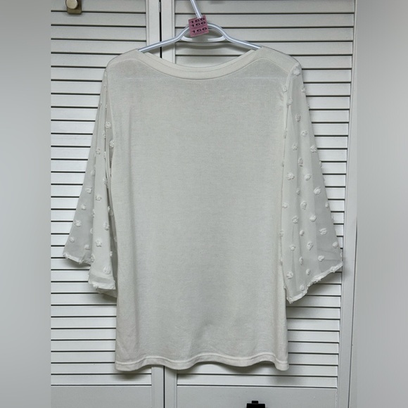 166 - SNAPSHOT LISTING - MEDIUM WHITE TOP - Picture 1 of 4